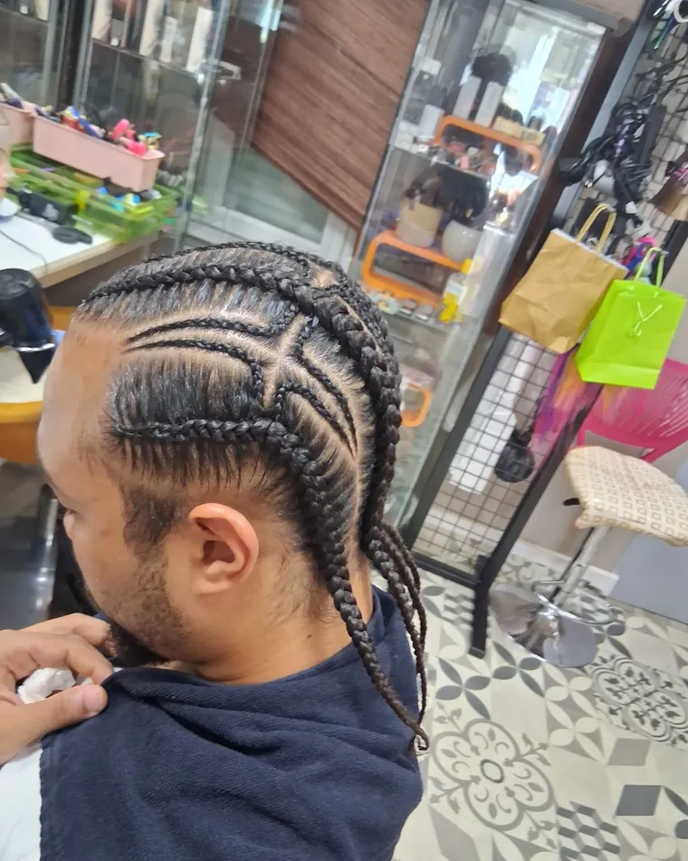 Nattes homme, motif sur le côté